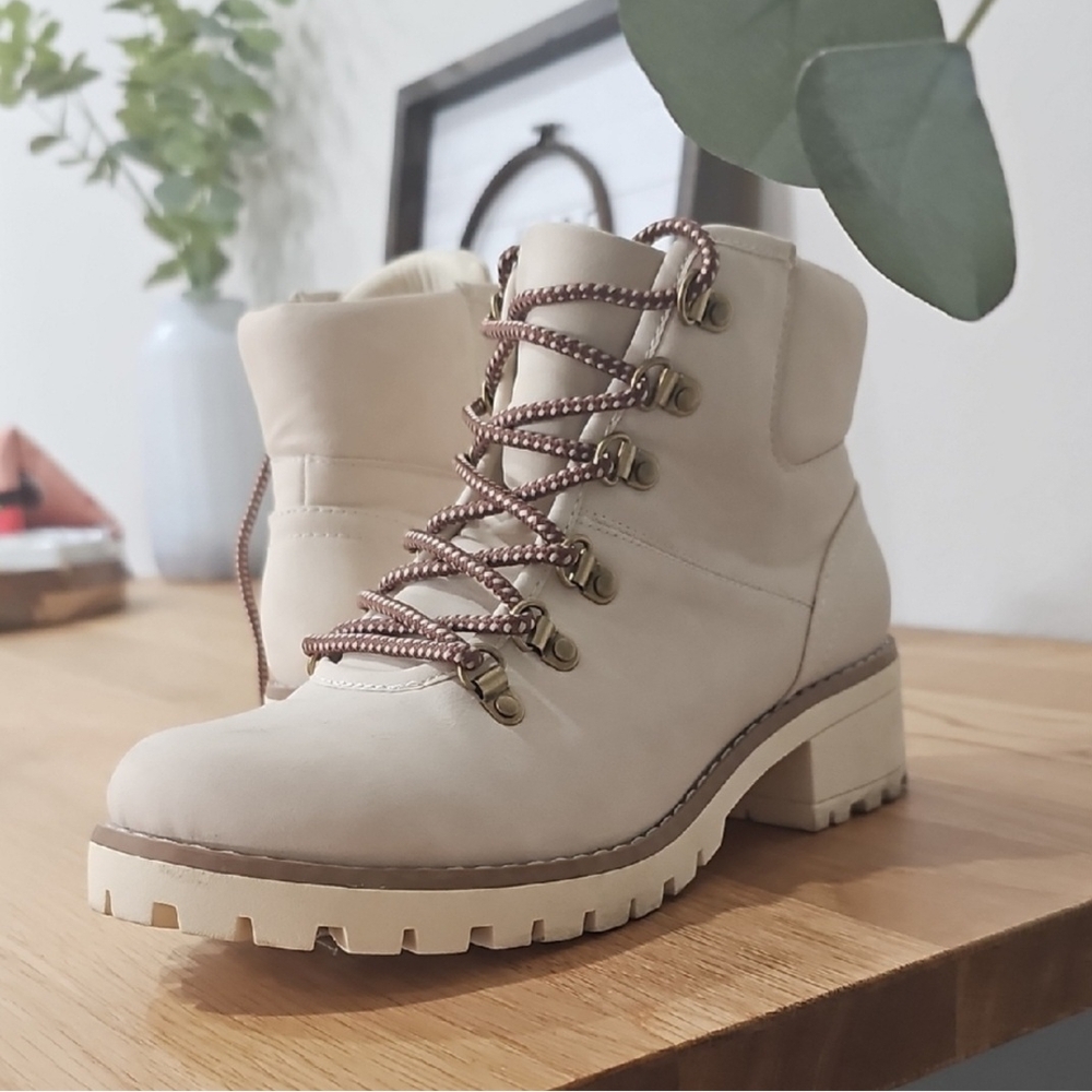 Cream Lace-Up Boots with Durable Upper and Reinforced Toe